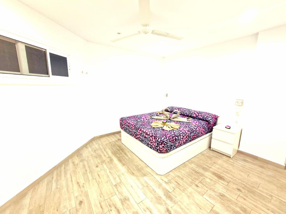 Luxury San Marino Apartment & Pool View 洛斯克里斯蒂亚诺斯 外观 照片
