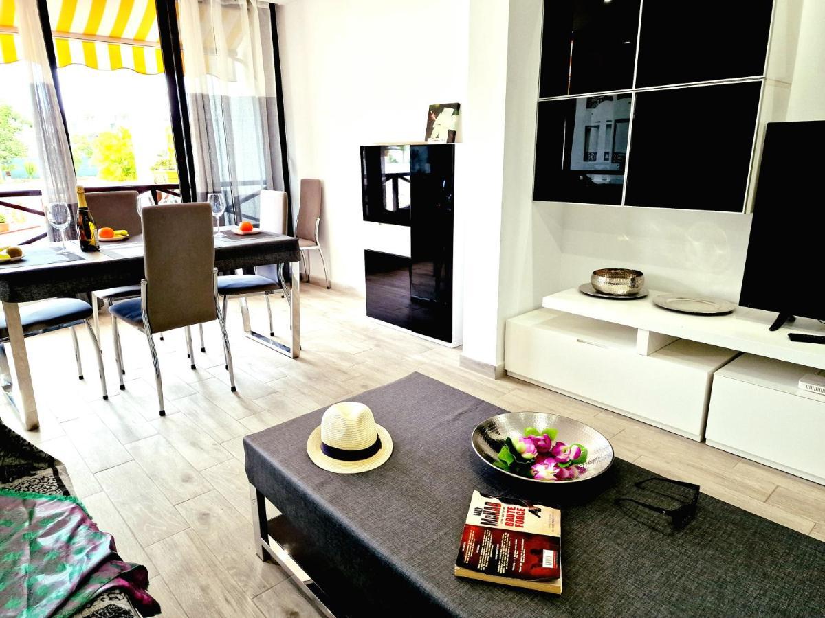 Luxury San Marino Apartment & Pool View 洛斯克里斯蒂亚诺斯 外观 照片